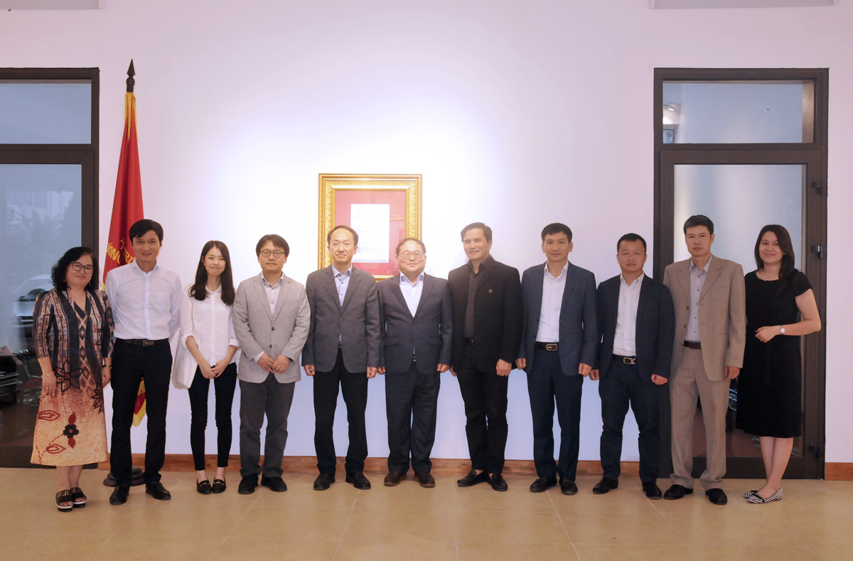 Lãnh đạo Trường Đại học Kiến trúc Hà Nội tiếp và làm việc với đại diện Tập đoàn Korea Land & Housing