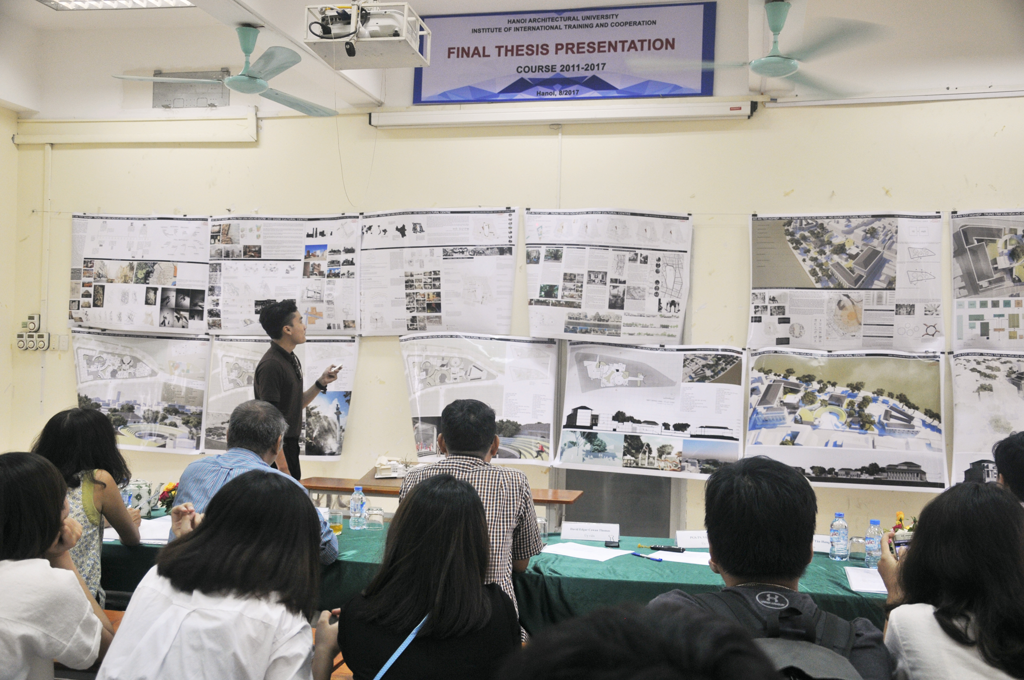 Khai mạc bảo vệ đồ án tốt nghiệp khóa 2011 - 2017 Chương trình Kiến trúc tiên tiến