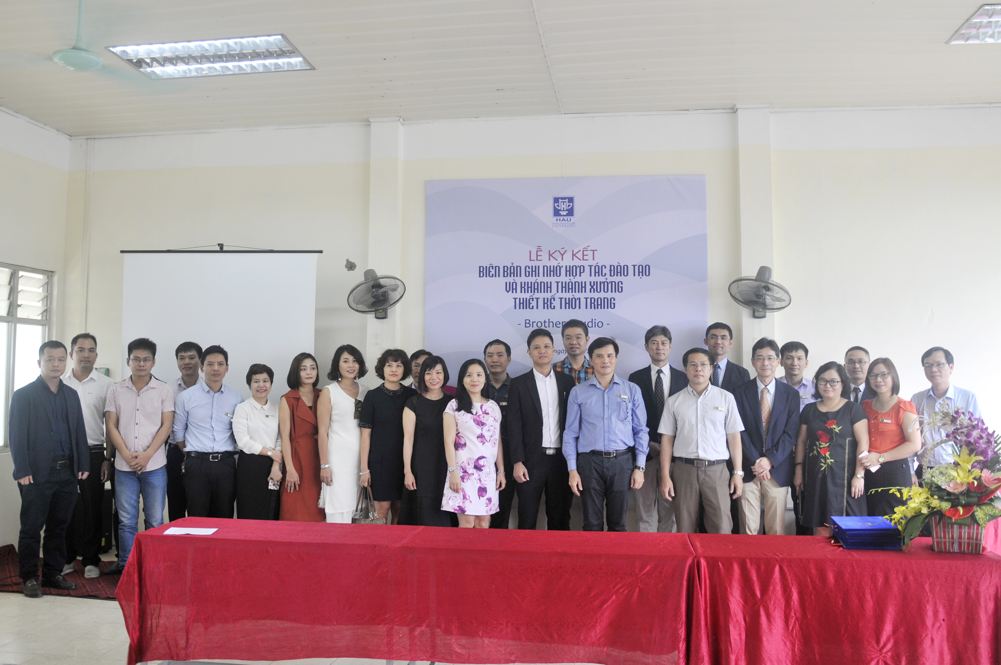 Lễ ký kết Biên bản hợp tác đào tạo và khánh thành Xưởng học thời trang Brother Studio Trường Đại học Kiến Trúc Hà Nội
