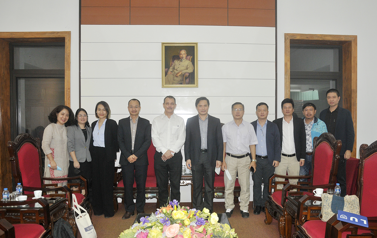 Trường Đại học Kiến trúc Hà Nội tiếp và làm việc với đại diện Viện Nghiên cứu Phát triển Pháp tại Việt Nam IRD