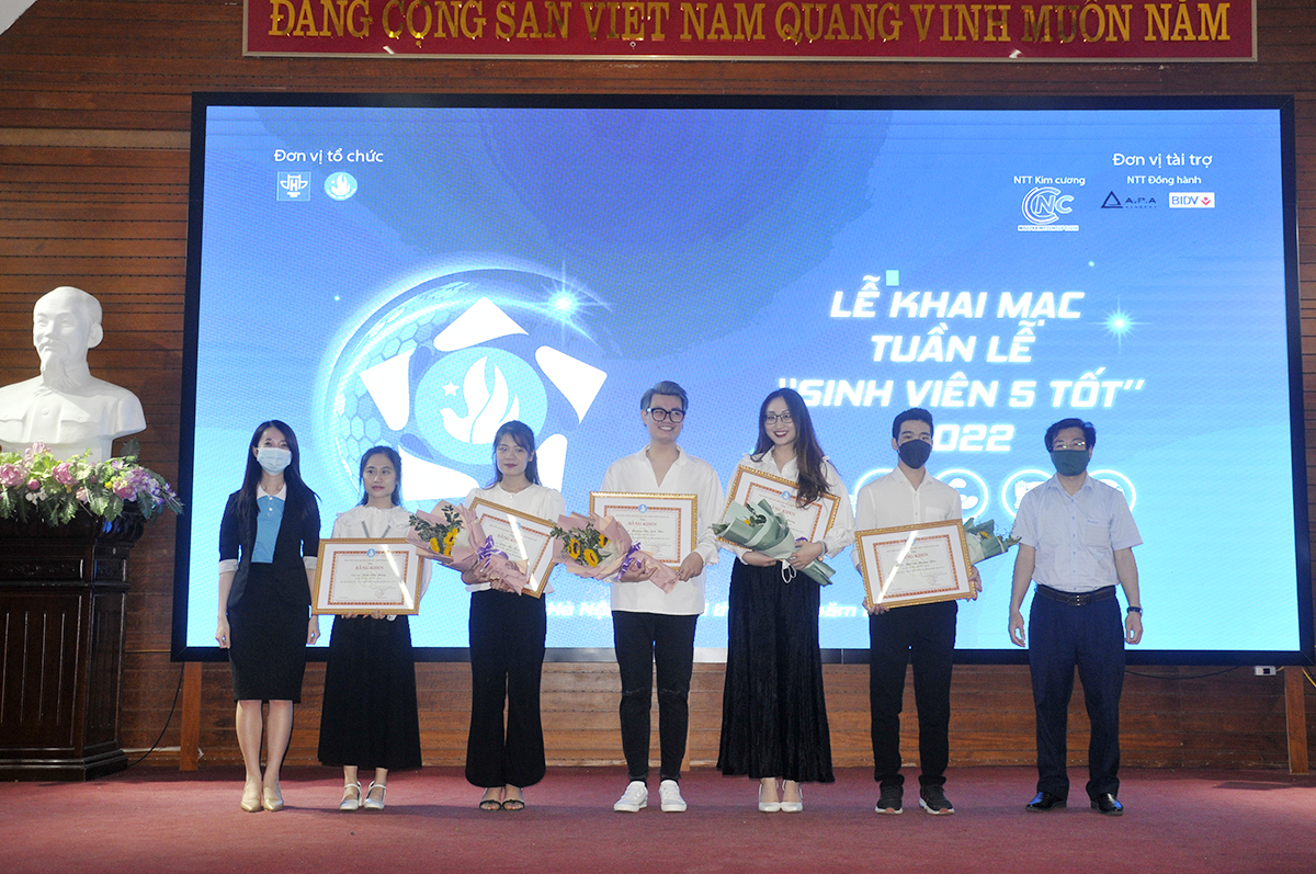 Khai mạc Tuần lễ Sinh viên 5 Tốt Trường Đại học Kiến trúc Hà Nội