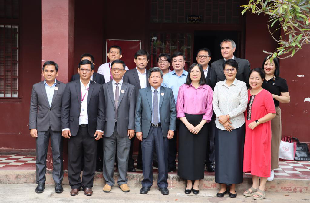 Lãnh đạo Trường Đại học Kiến trúc Hà Nội  thăm và làm việc tại Trường Đại học Mỹ thuật Hoàng gia Campuchia